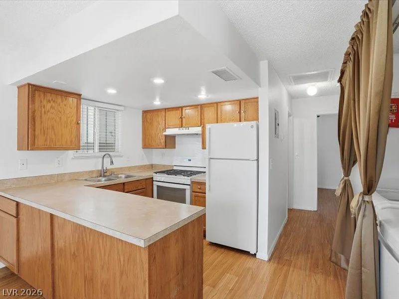 6952 Issac, Las Vegas, NV 89156