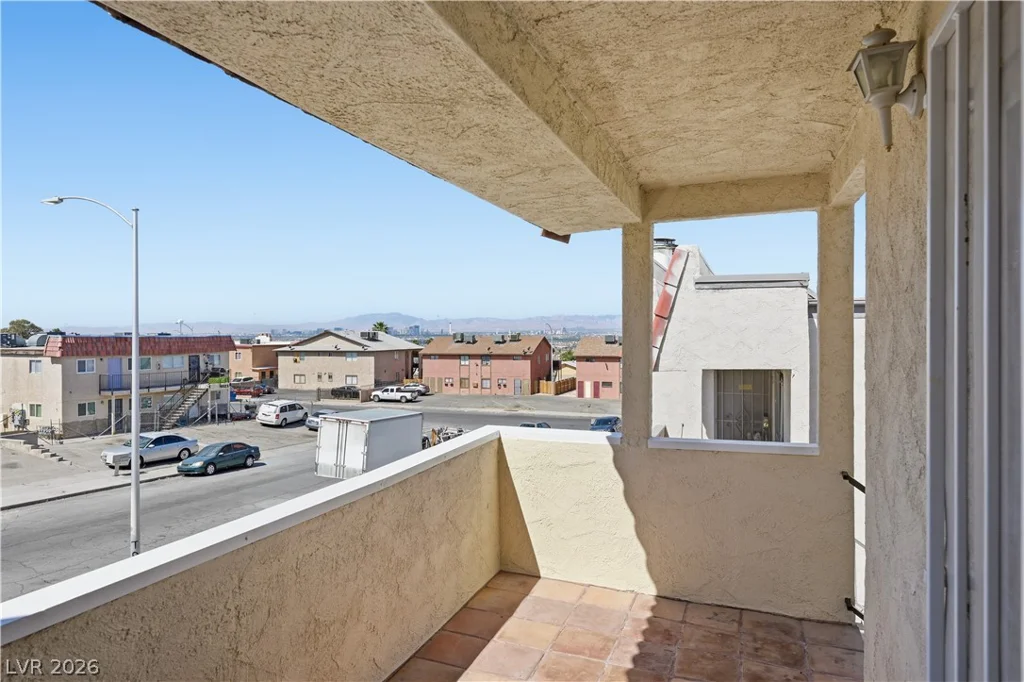 6952 Issac, Las Vegas, NV 89156