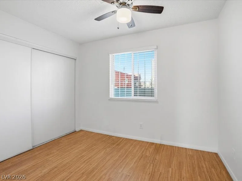 6952 Issac, Las Vegas, NV 89156