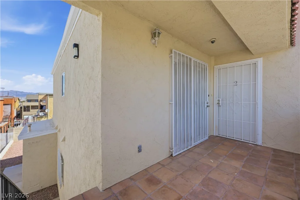 6952 Issac, Las Vegas, NV 89156