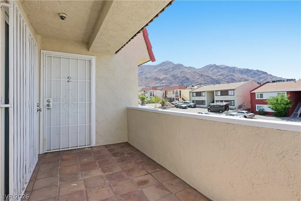 6952 Issac, Las Vegas, NV 89156