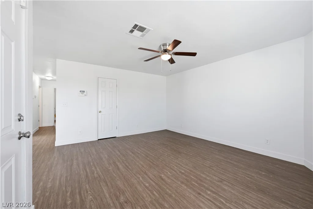 6952 Issac, Las Vegas, NV 89156