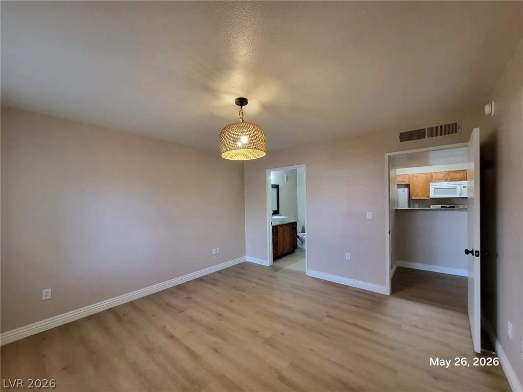 7885 Flamingo, Las Vegas, NV 89147