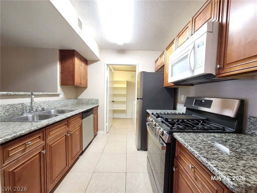 7885 Flamingo, Las Vegas, NV 89147
