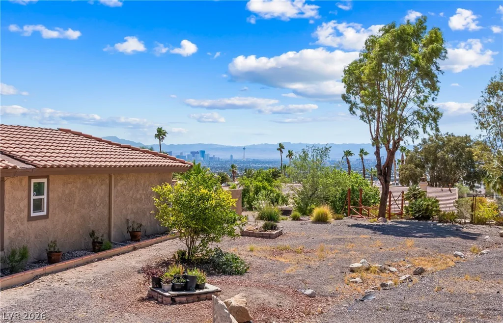 1132 Eastridge, Las Vegas, NV 89110
