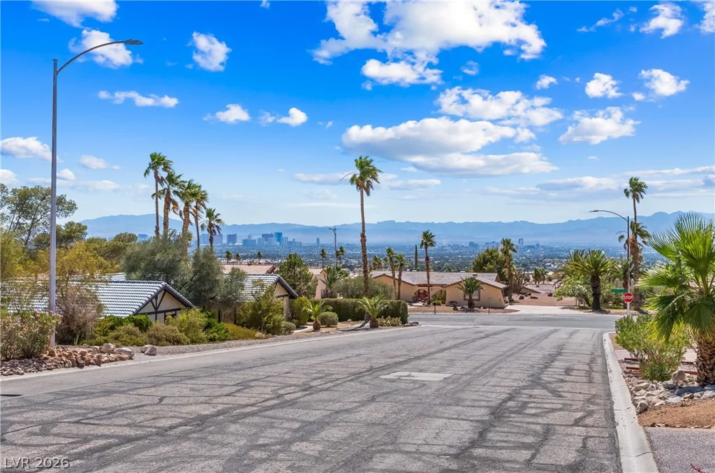 1132 Eastridge, Las Vegas, NV 89110