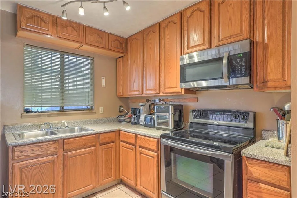 405 Leonard, Las Vegas, NV 89106