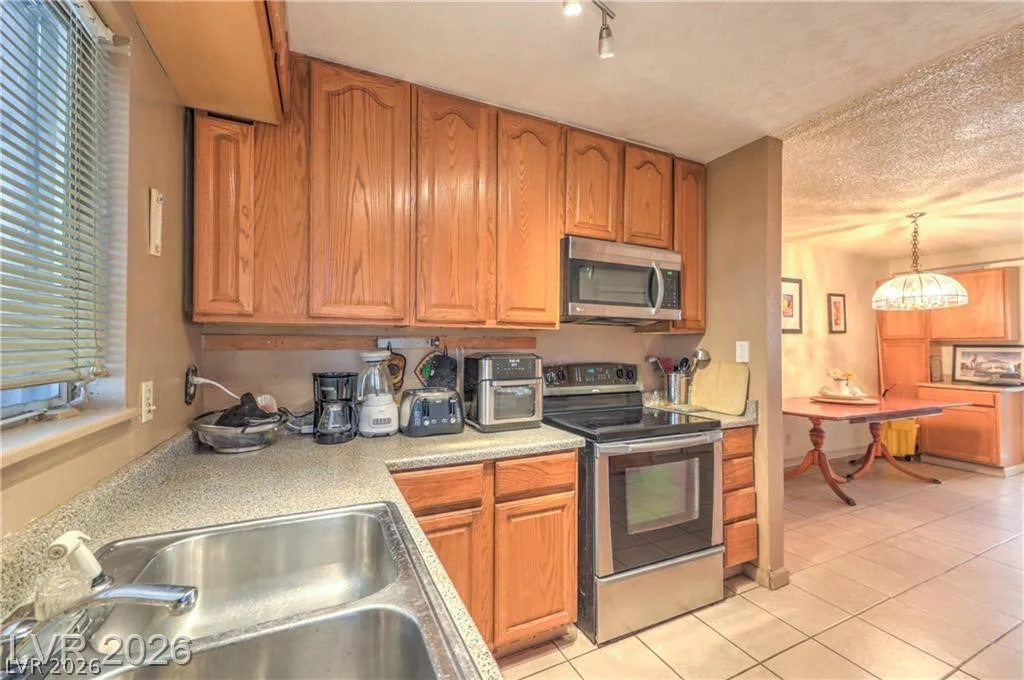 405 Leonard, Las Vegas, NV 89106