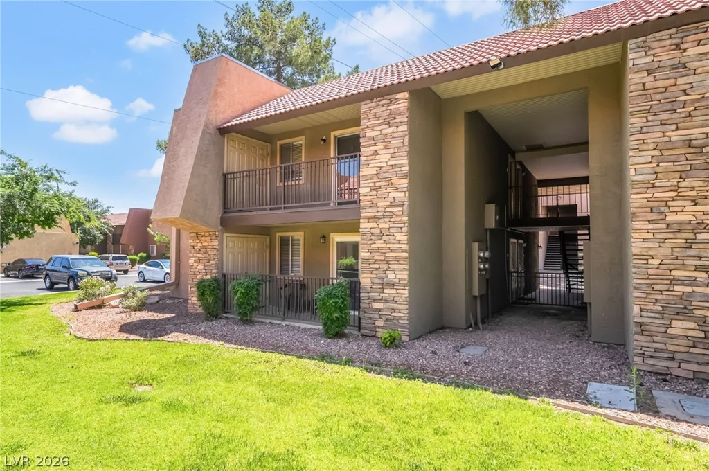 5160 Indian River, Las Vegas, NV 89103