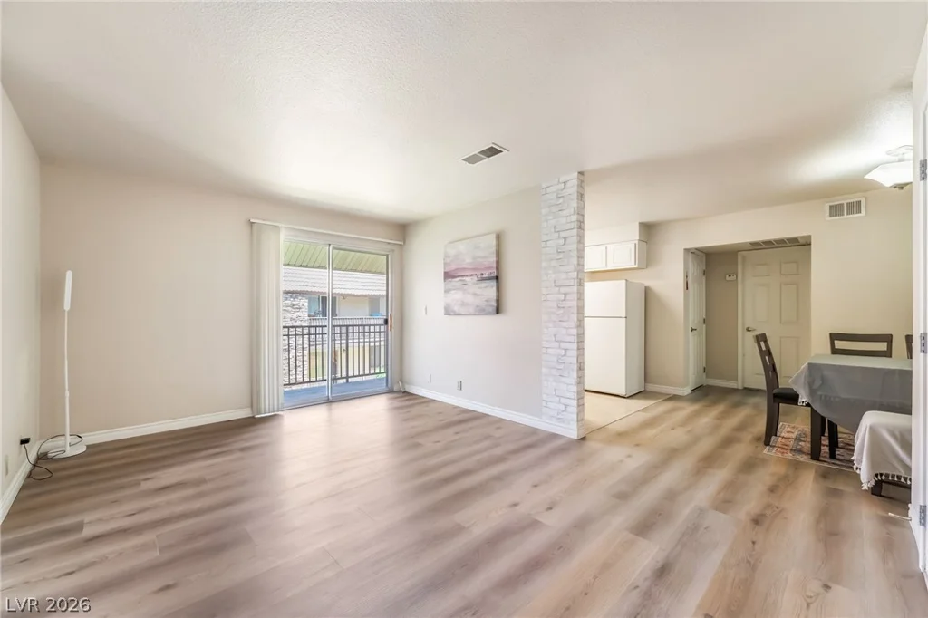 5160 Indian River, Las Vegas, NV 89103