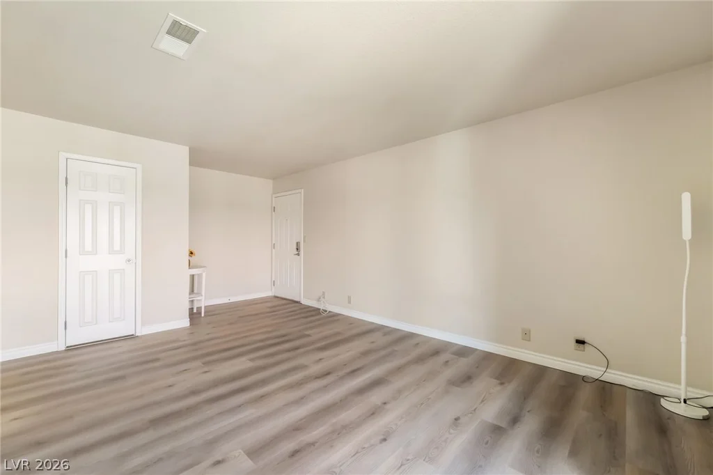 5160 Indian River, Las Vegas, NV 89103