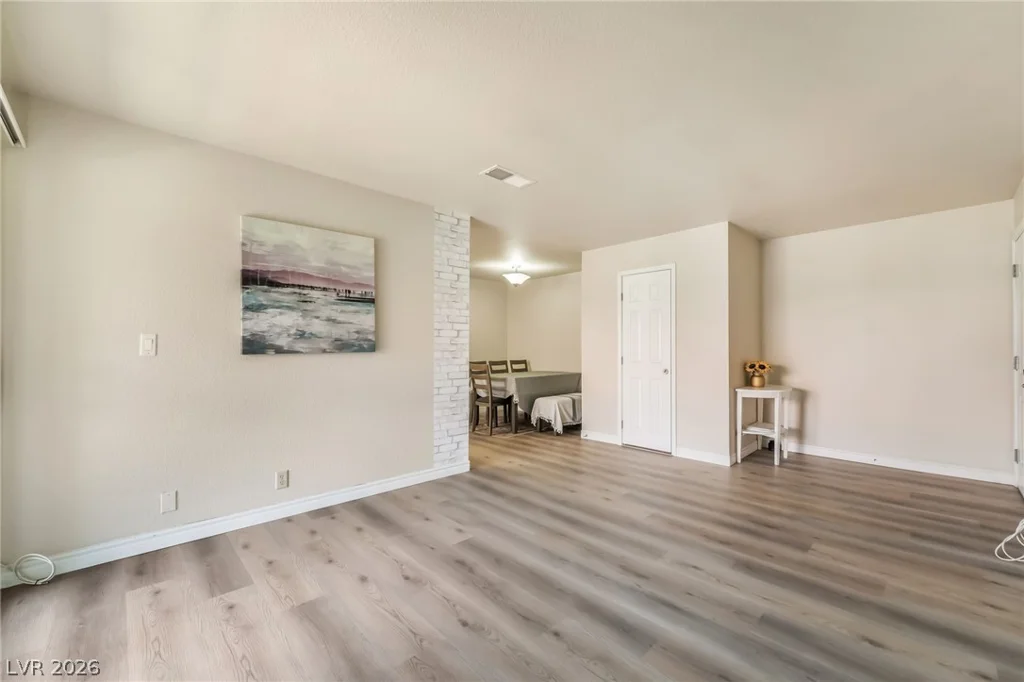 5160 Indian River, Las Vegas, NV 89103
