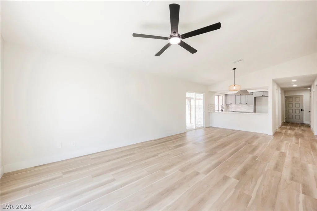 105 Jon Belger, Las Vegas, NV 89145