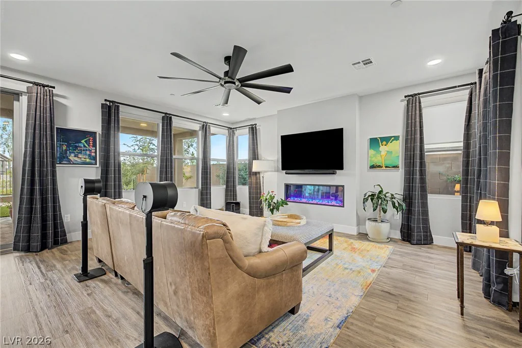 12014 Montague, Las Vegas, NV 89138