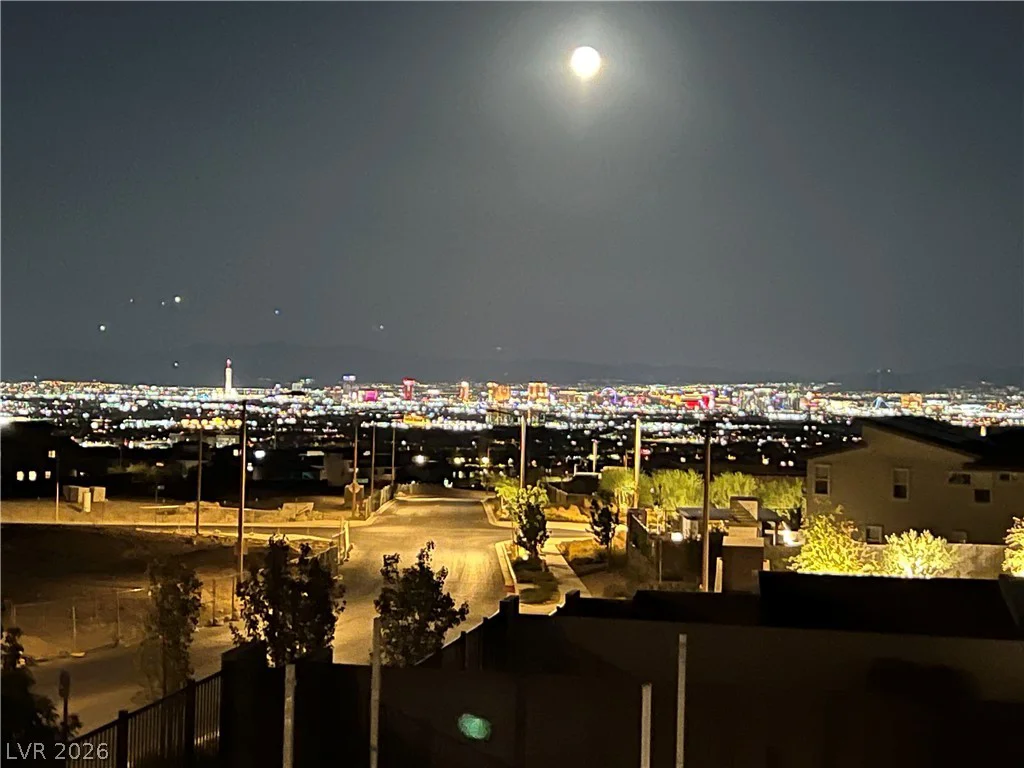 12014 Montague, Las Vegas, NV 89138