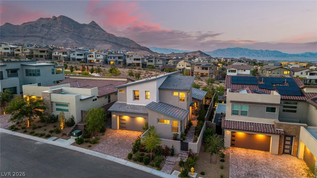 12014 Montague, Las Vegas, NV 89138