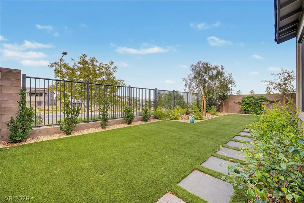 12014 Montague, Las Vegas, NV 89138