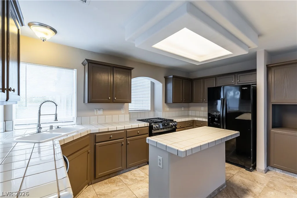 7556 Mermaid Song, Las Vegas, NV 89139