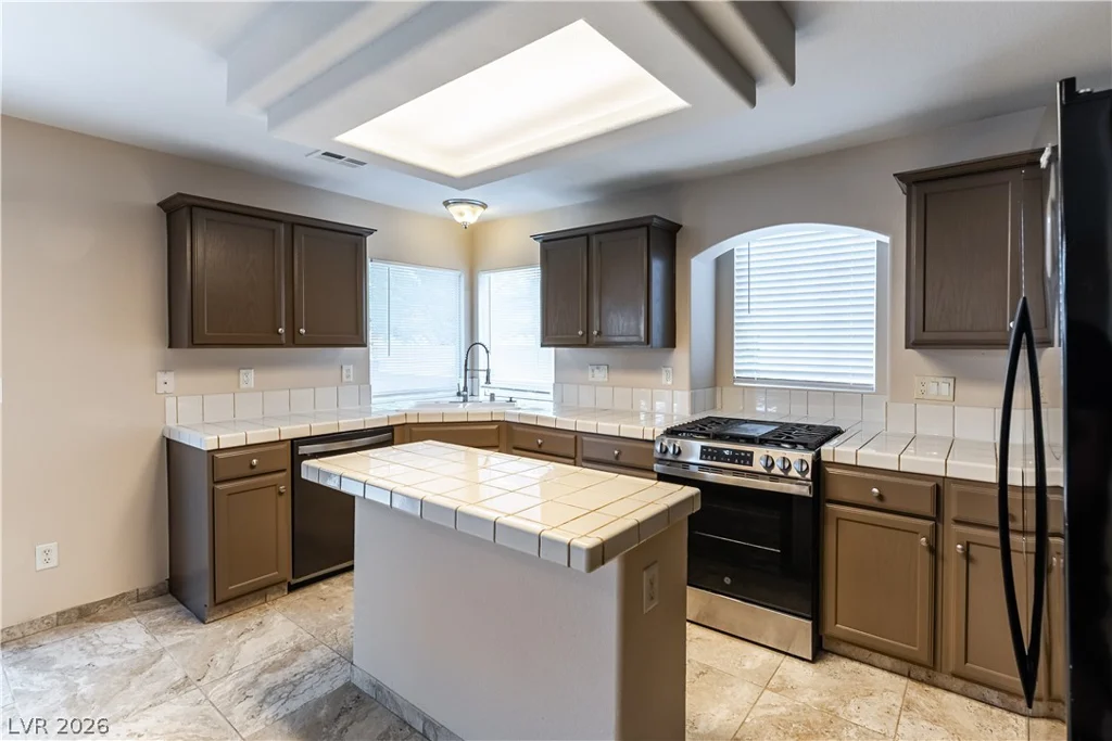 7556 Mermaid Song, Las Vegas, NV 89139