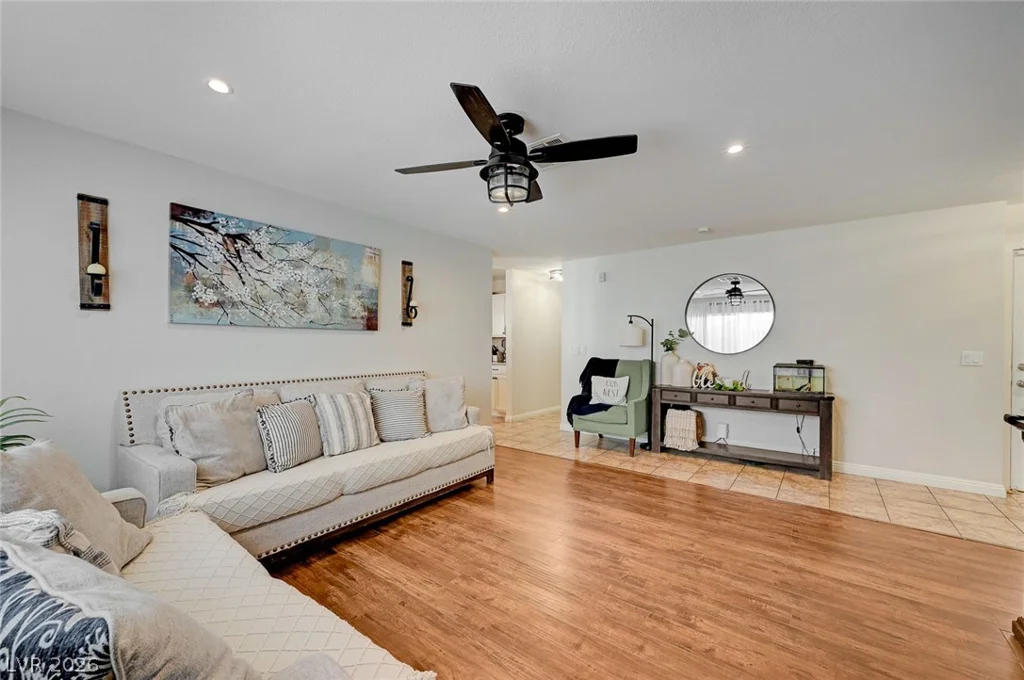 6317 Molino, Las Vegas, NV 89108