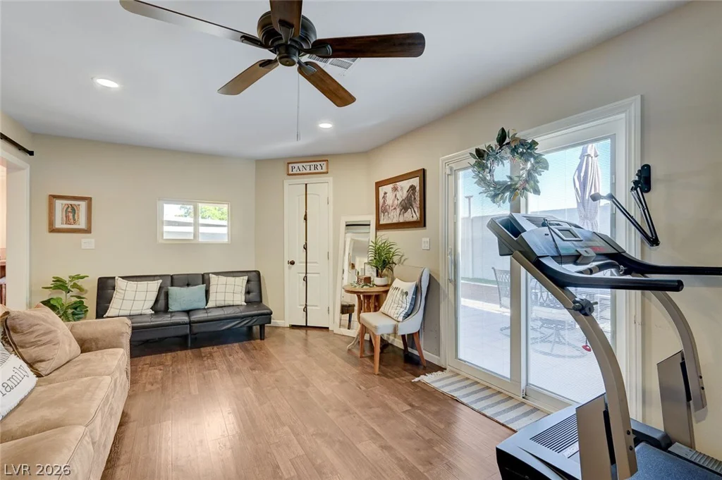 6317 Molino, Las Vegas, NV 89108