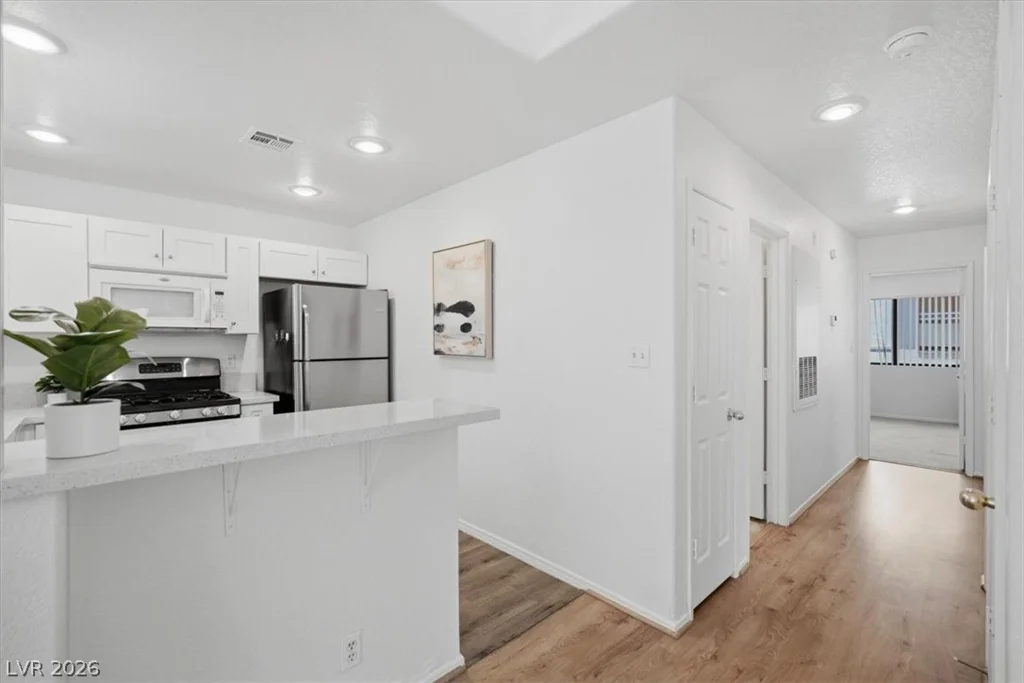 5030 Rainbow, Las Vegas, NV 89118