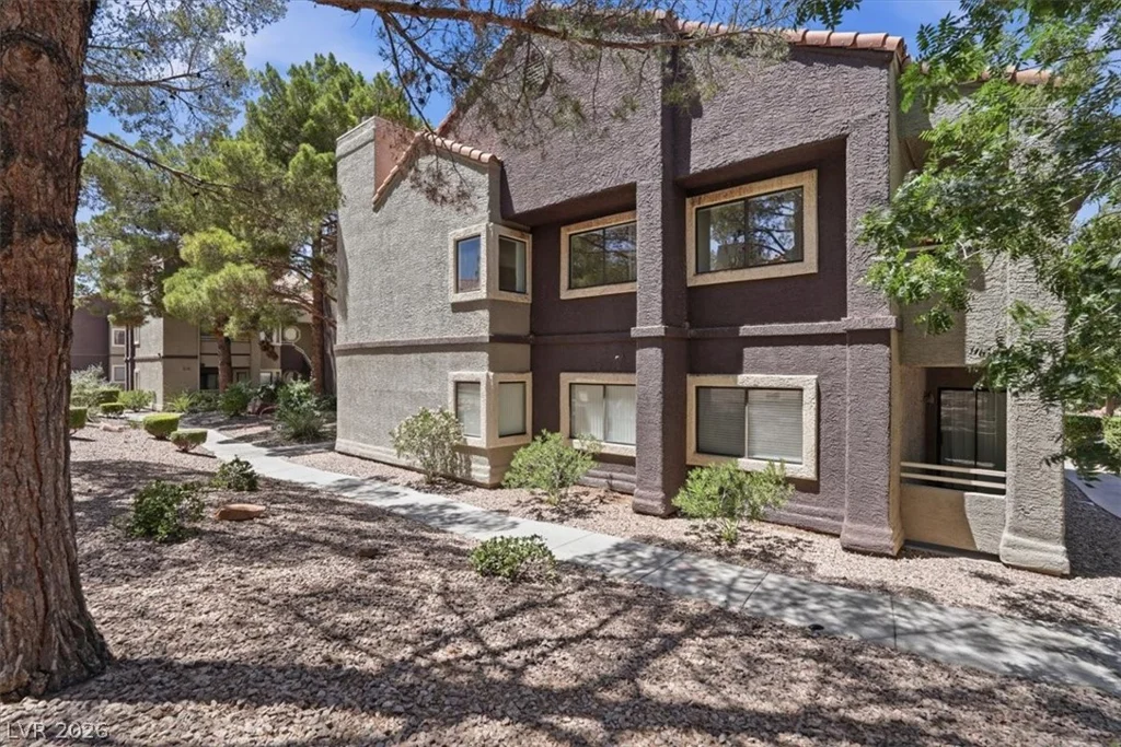 5030 Rainbow, Las Vegas, NV 89118