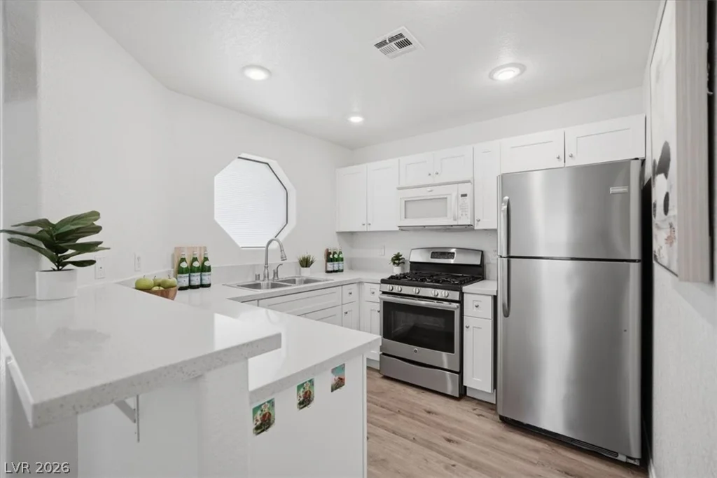 5030 Rainbow, Las Vegas, NV 89118