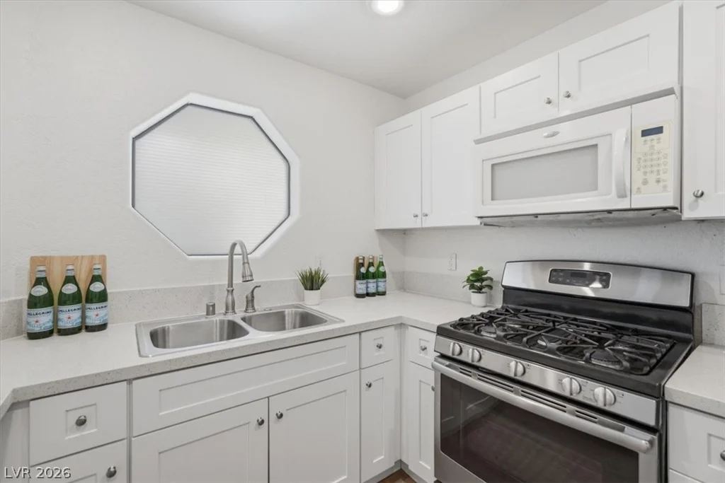 5030 Rainbow, Las Vegas, NV 89118