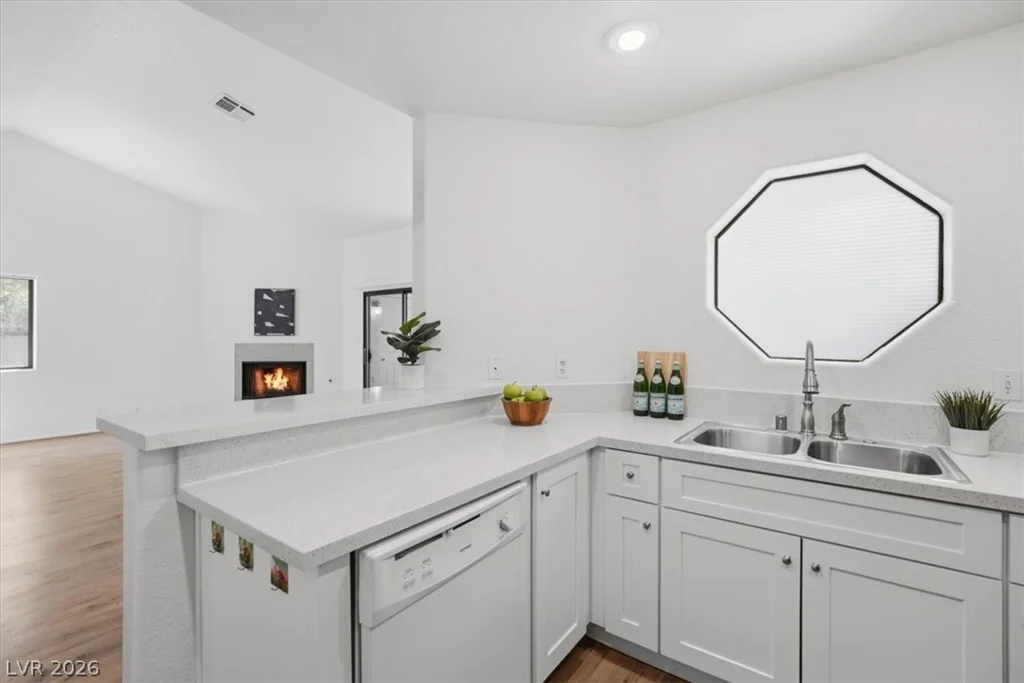 5030 Rainbow, Las Vegas, NV 89118