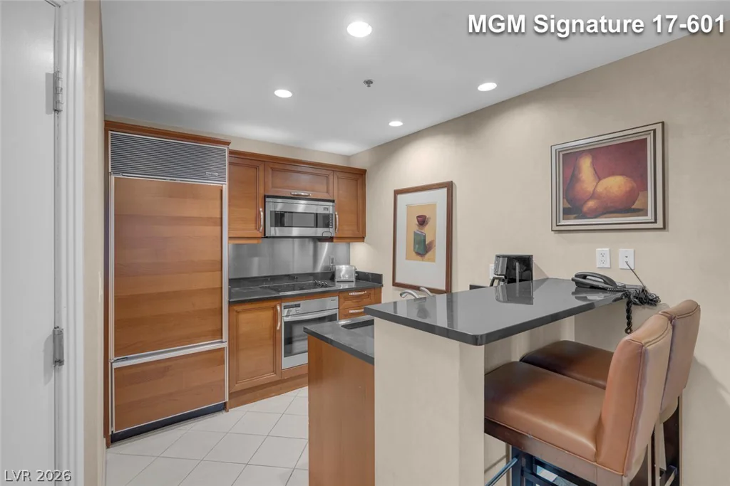 145 Harmon, Las Vegas, NV 89109