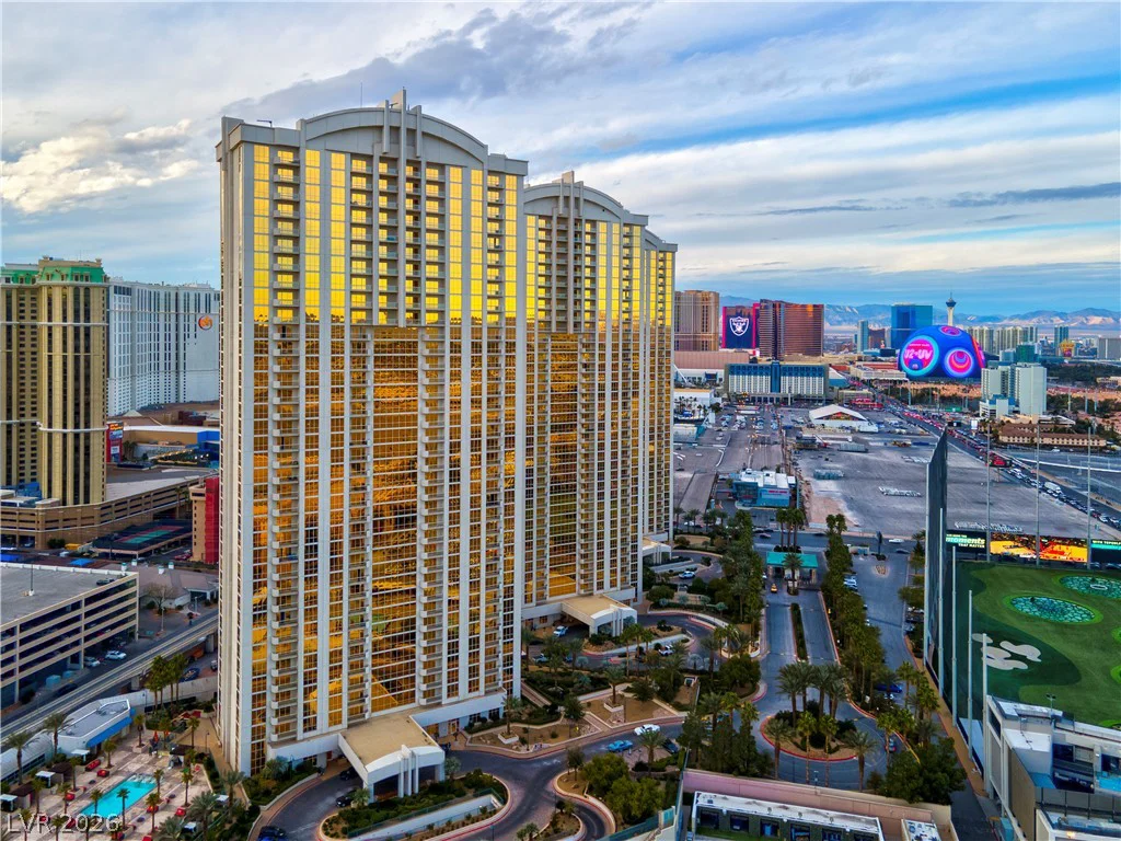 145 Harmon, Las Vegas, NV 89109