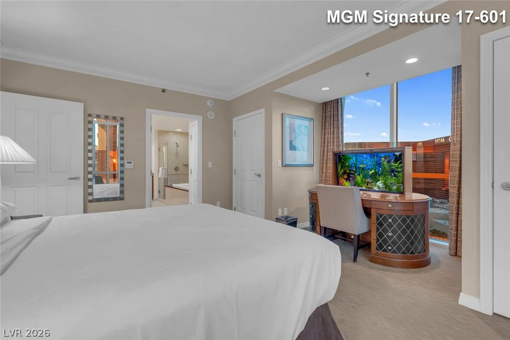 145 Harmon, Las Vegas, NV 89109