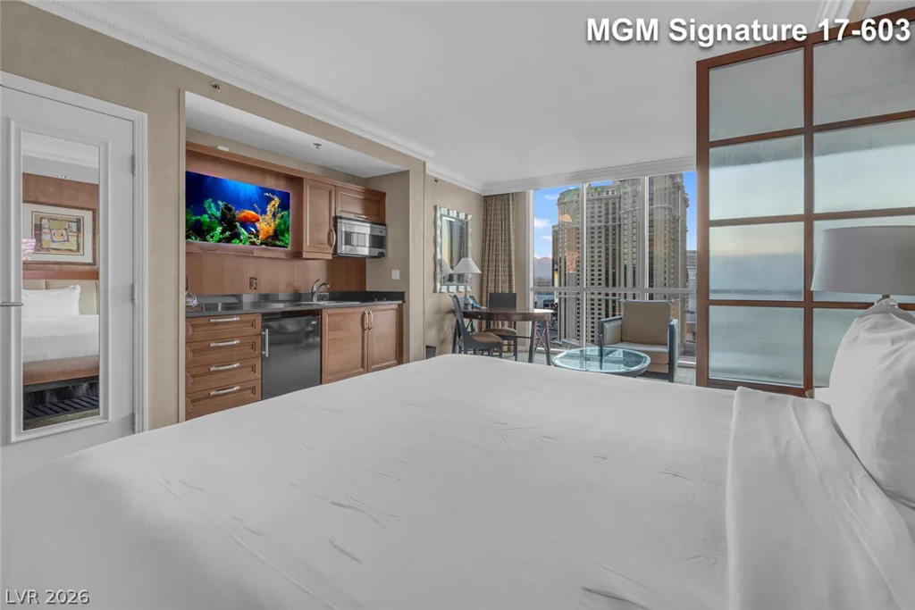 145 Harmon, Las Vegas, NV 89109