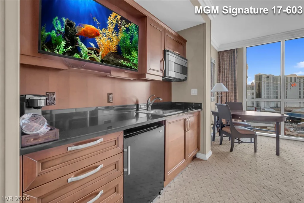 145 Harmon, Las Vegas, NV 89109