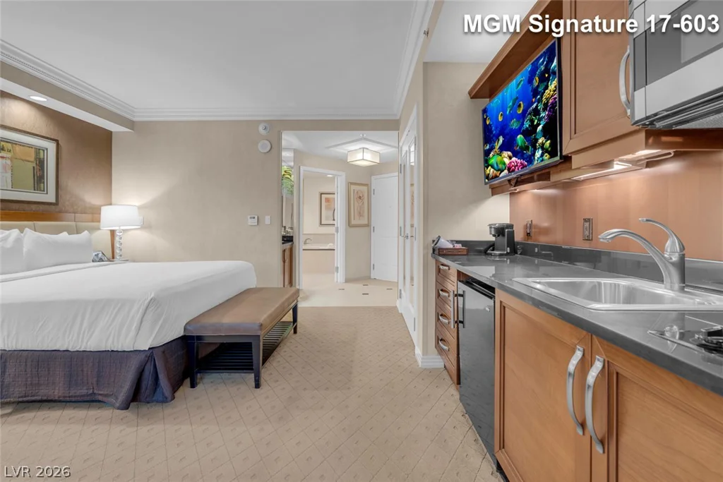 145 Harmon, Las Vegas, NV 89109