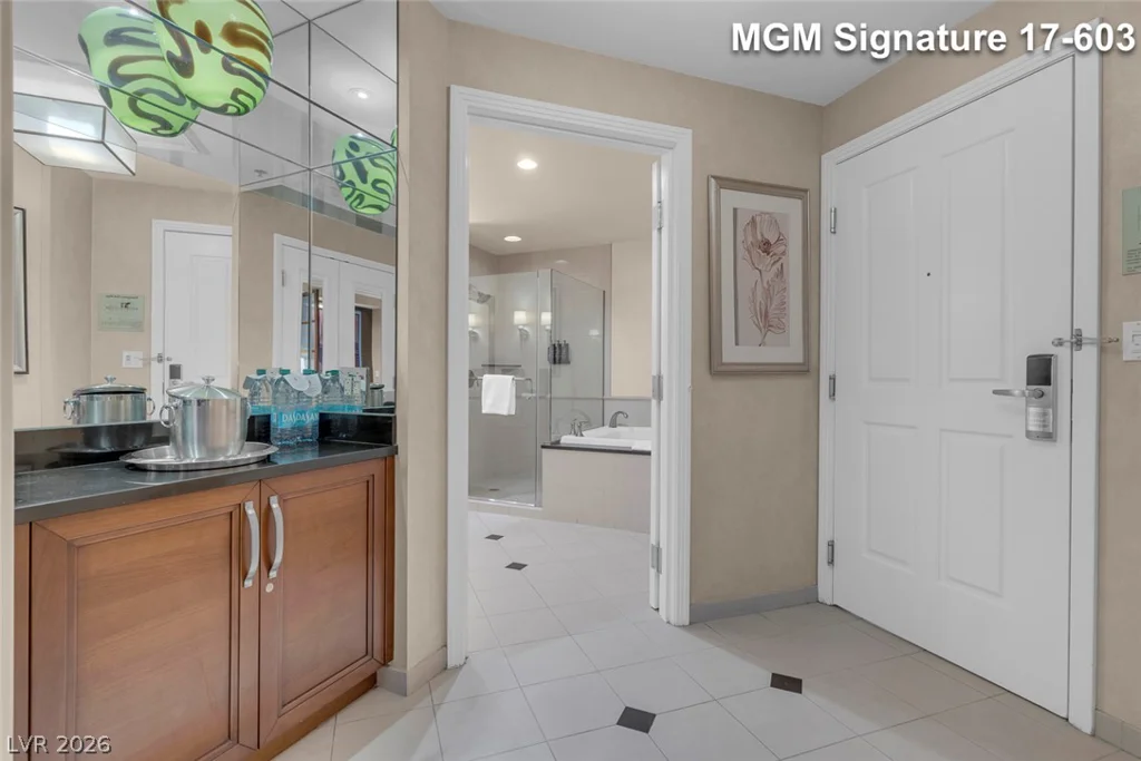145 Harmon, Las Vegas, NV 89109