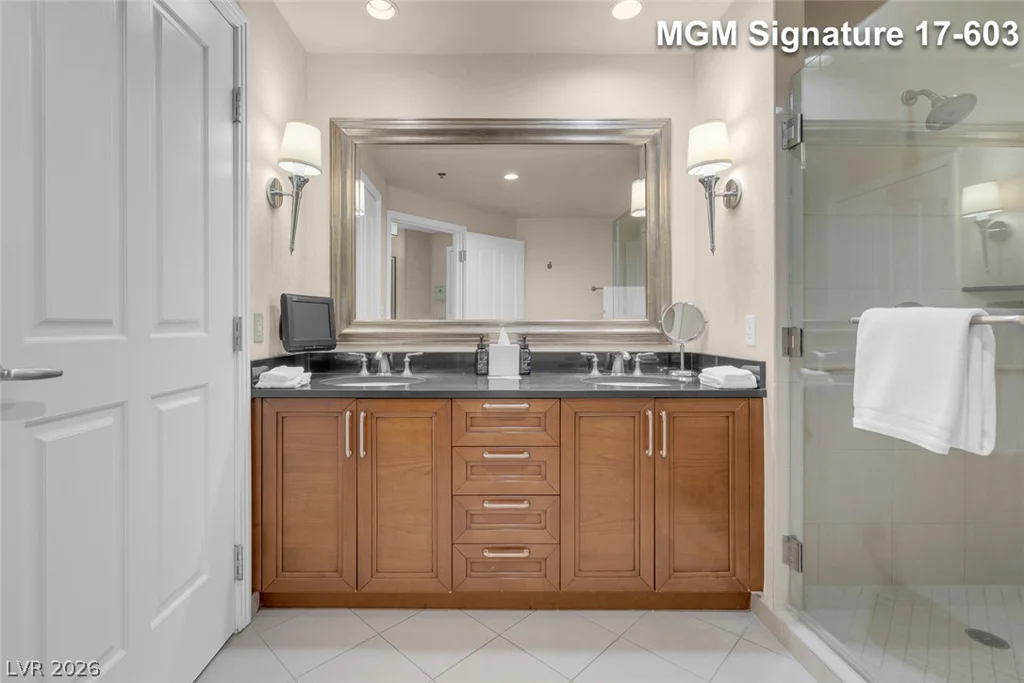 145 Harmon, Las Vegas, NV 89109
