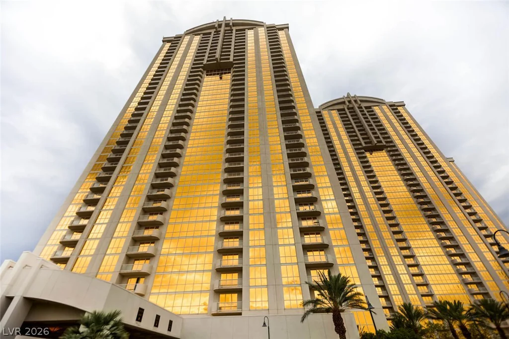 145 Harmon, Las Vegas, NV 89109