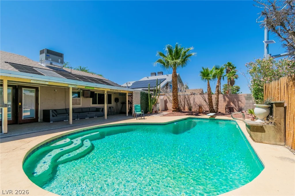 4460 Cranbrook, Las Vegas, NV 89103