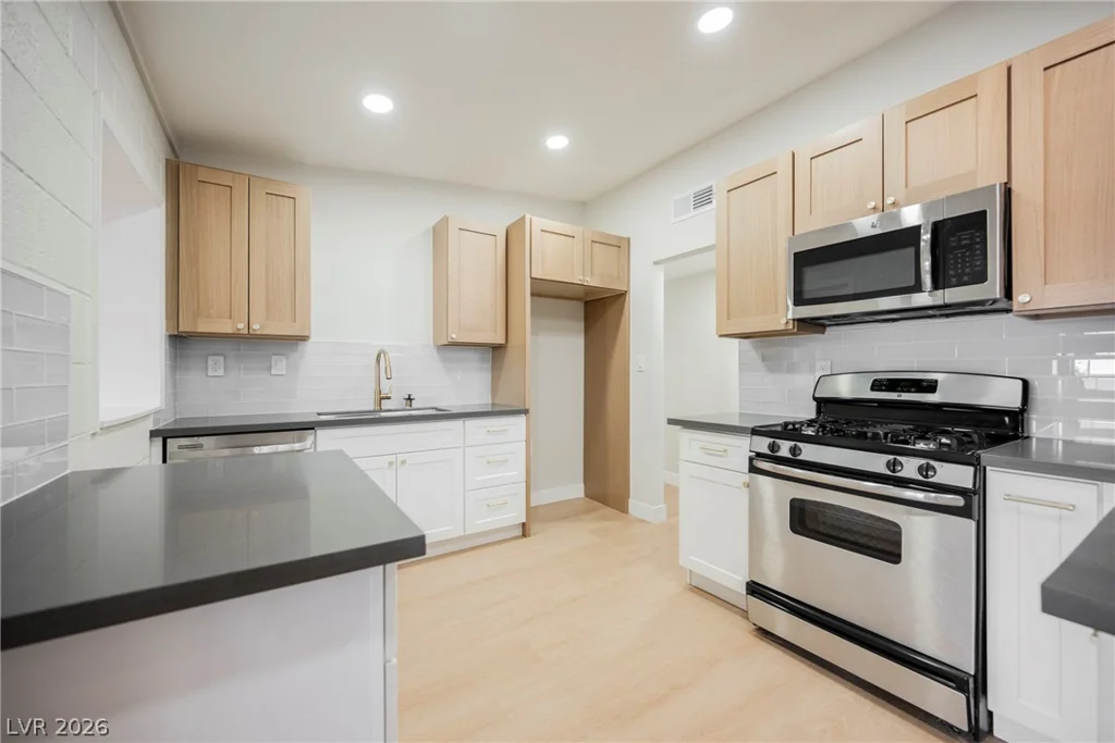 2601 Reynolds, North Las Vegas, NV 89030