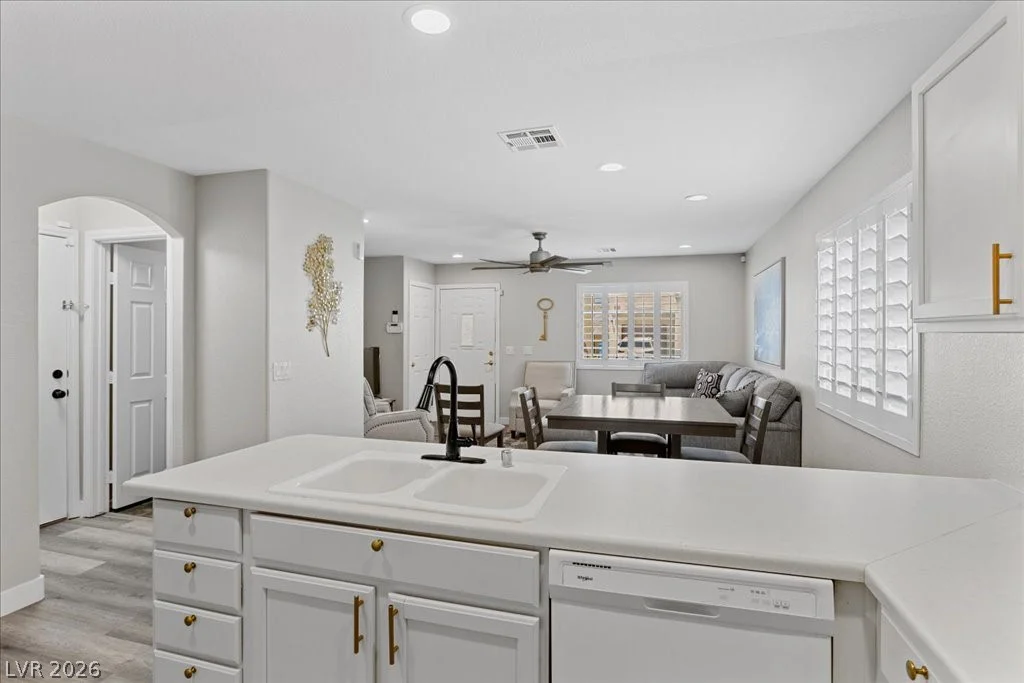 10422 Midseason Mist, Las Vegas, NV 89183