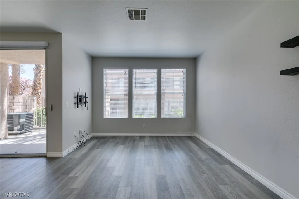 251 Green Valley, Henderson, NV 89012