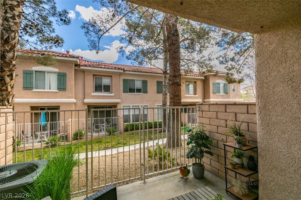 251 Green Valley, Henderson, NV 89012