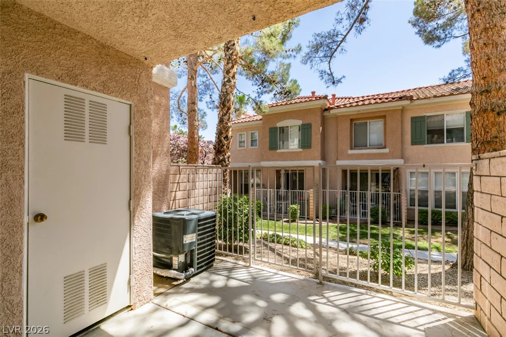 251 Green Valley, Henderson, NV 89012