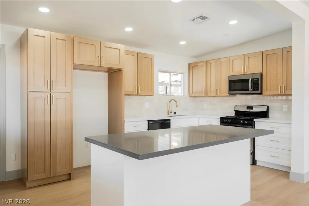 1124 Nassau, Las Vegas, NV 89108