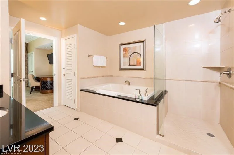 125 Harmon, Las Vegas, NV 89109