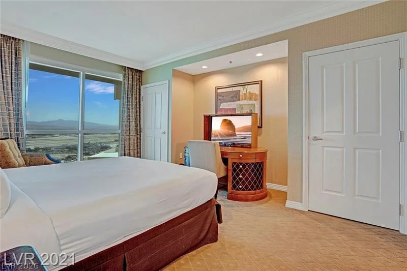 125 Harmon, Las Vegas, NV 89109