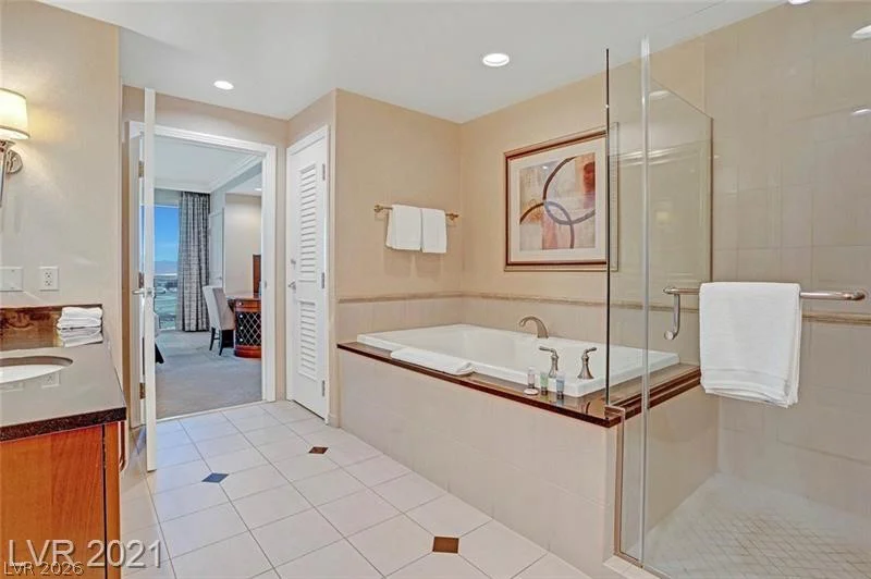 125 Harmon, Las Vegas, NV 89109