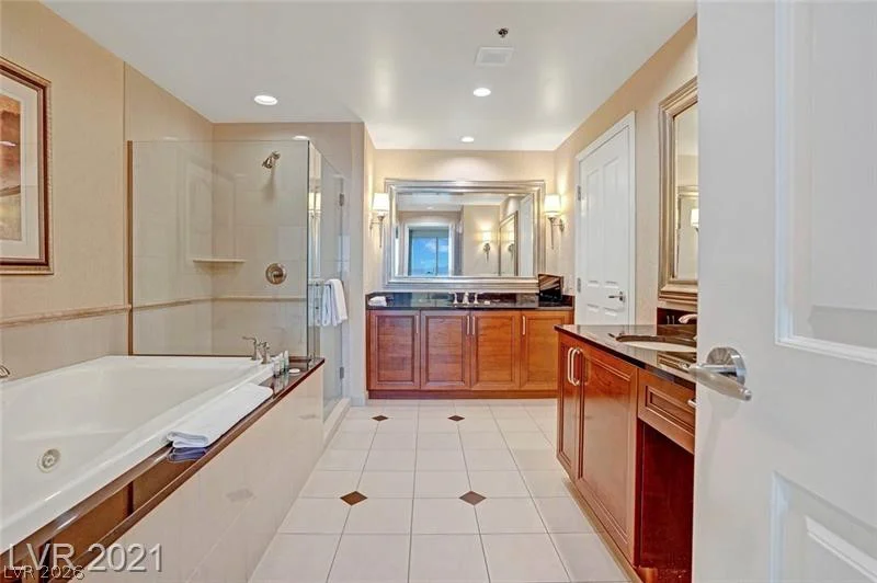 125 Harmon, Las Vegas, NV 89109